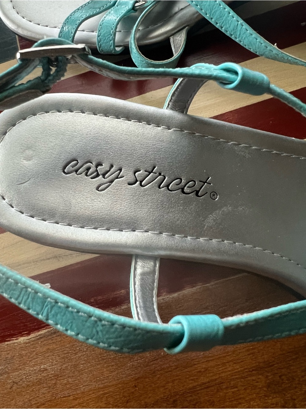 Easy Spirit Teal Gemstone T-Strap Women’s Sandals - Picture 5 of 5